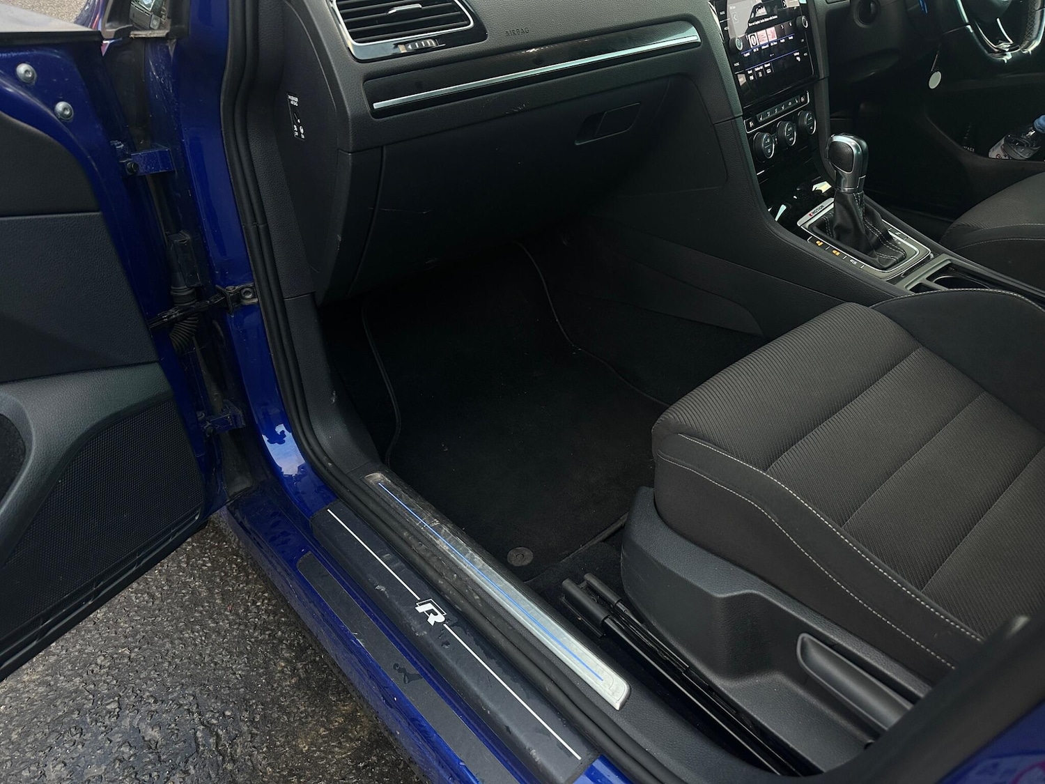 Used Volkswagen Golf 2018 for sale - 76607925: Photo 32