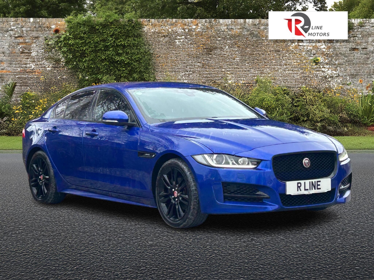 Used Jaguar XE 2018 for sale - 77131662: Photo 1