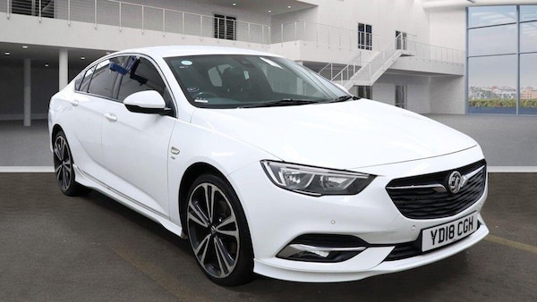 Used Vauxhall Insignia 2018 for sale - 76327149: Photo 1