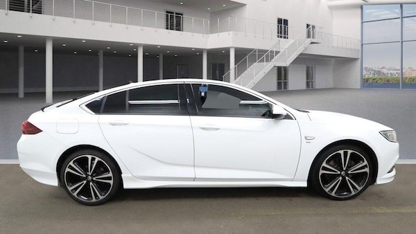 Used Vauxhall Insignia 2018 for sale - 76327149: Photo 6