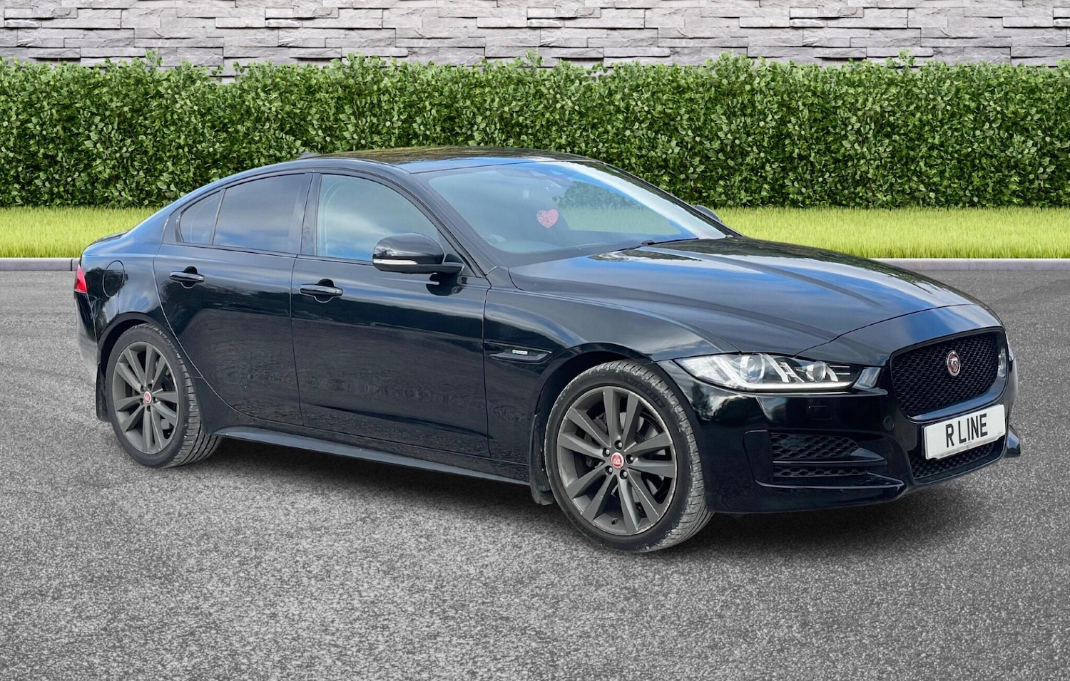 Used Jaguar XE 2016 for sale - 76423789: Photo 1
