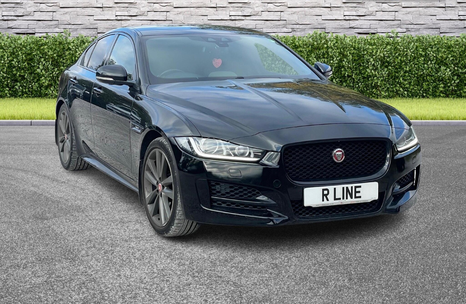 Used Jaguar XE 2016 for sale - 76423789: Photo 2
