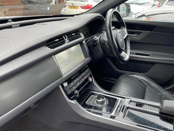 Used Jaguar XF 2016 for sale - 76138674: Photo 11