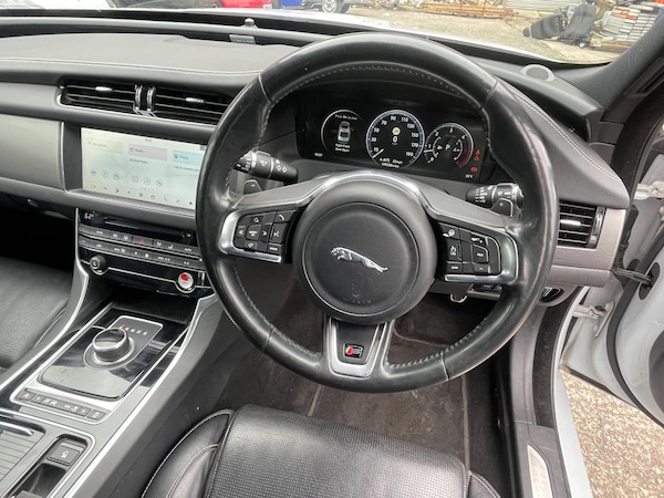Used Jaguar XF 2016 for sale - 76138674: Photo 29