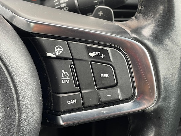 Used Jaguar XF 2016 for sale - 76138674: Photo 31