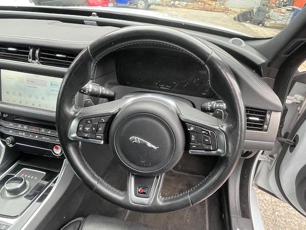 Used Jaguar XF 2016 for sale - 76138674: Photo 42