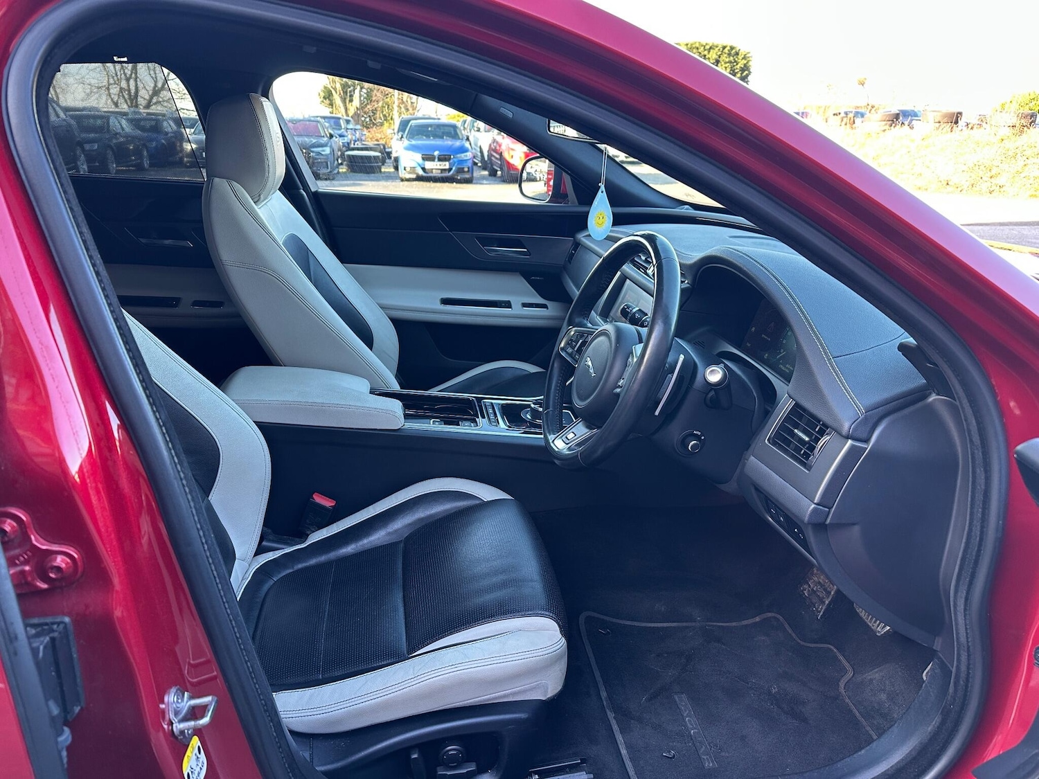 Used Jaguar XF 2018 for sale - 77131407: Photo 10