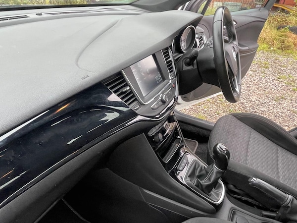 Used Vauxhall Astra 2017 for sale - 76137845: Photo 21