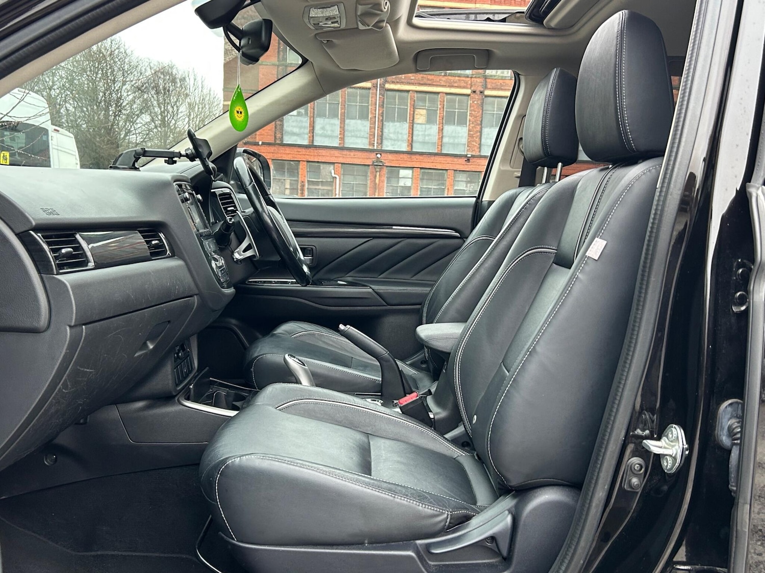 Used Mitsubishi Outlander 2016 for sale - 77102020: Photo 21