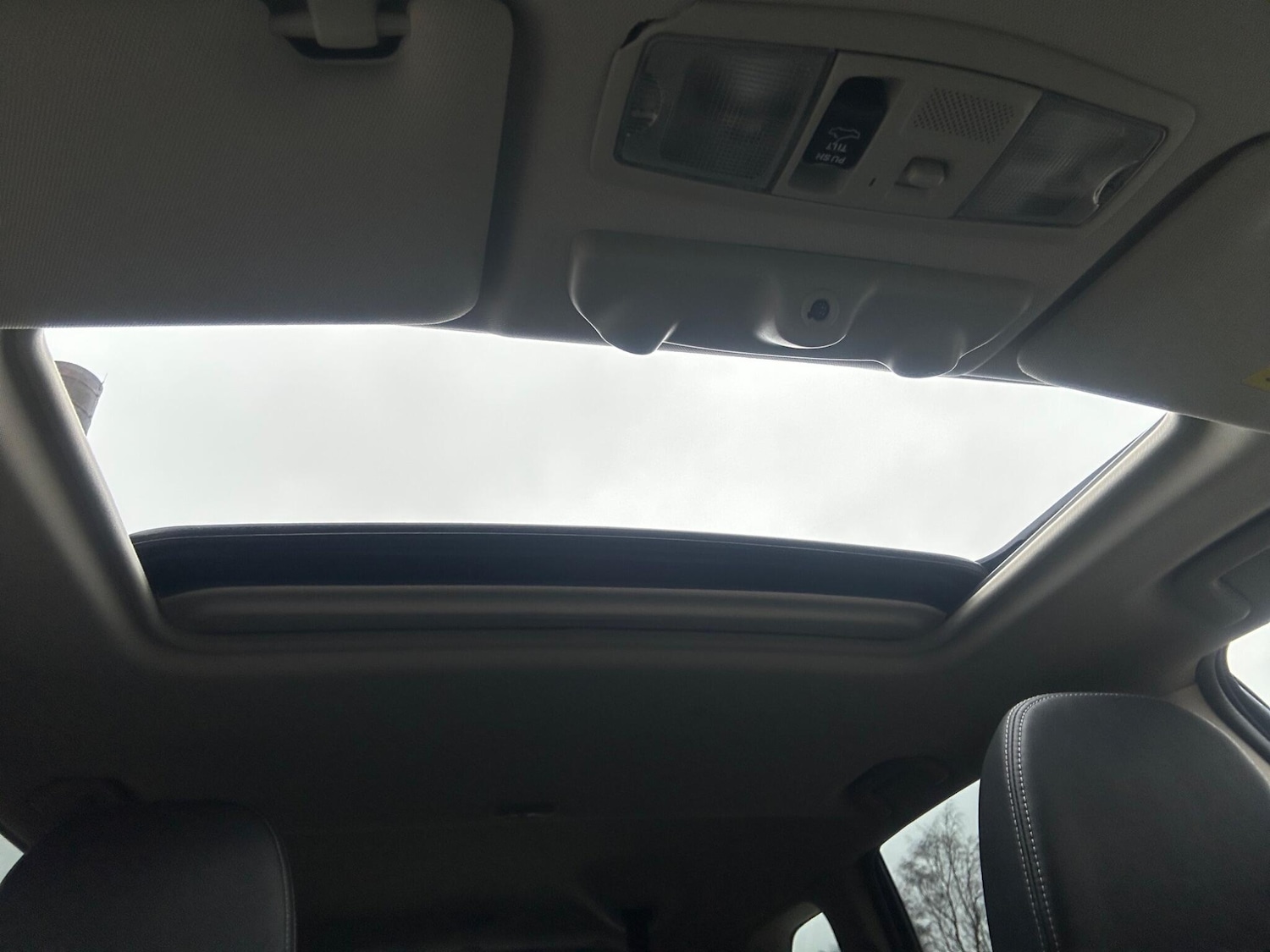 Used Mitsubishi Outlander 2016 for sale - 77102020: Photo 23