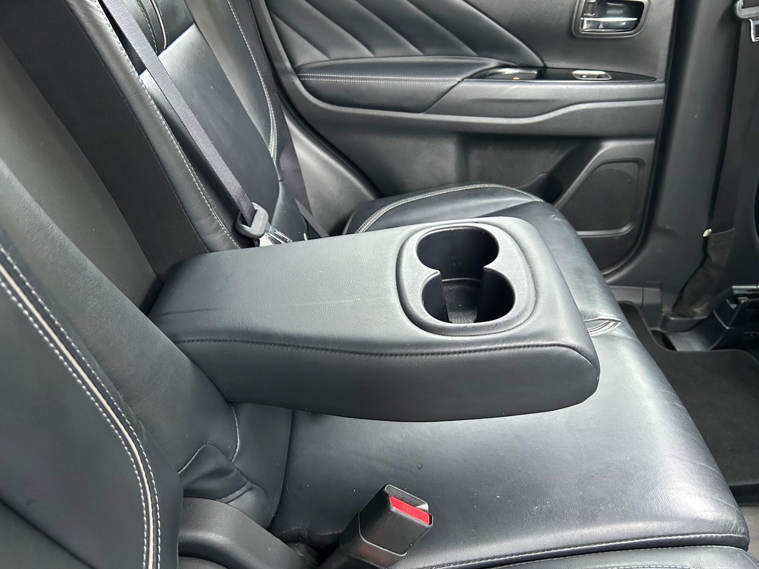 Used Mitsubishi Outlander 2016 for sale - 77102020: Photo 42