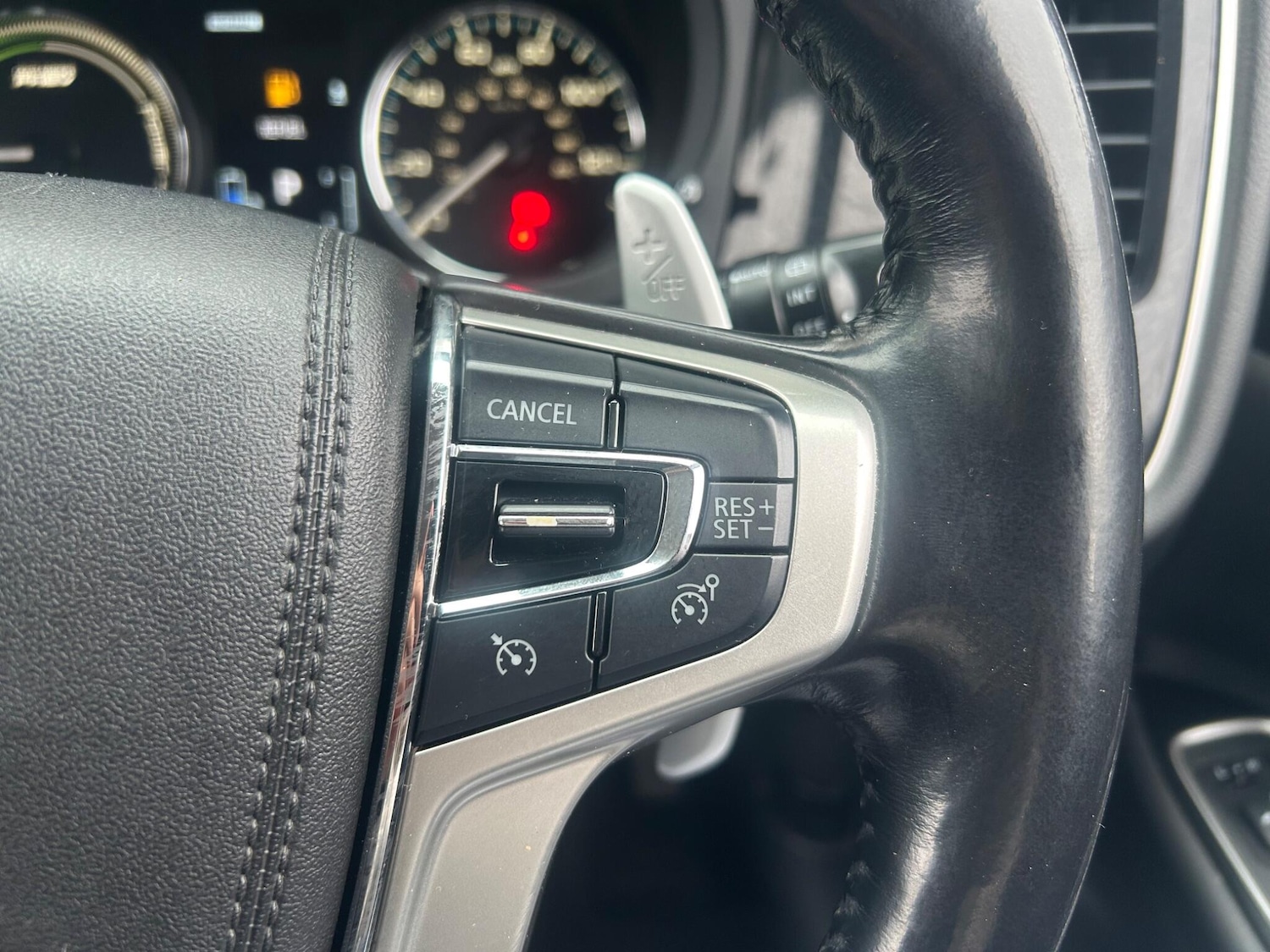 Used Mitsubishi Outlander 2016 for sale - 77102020: Photo 47