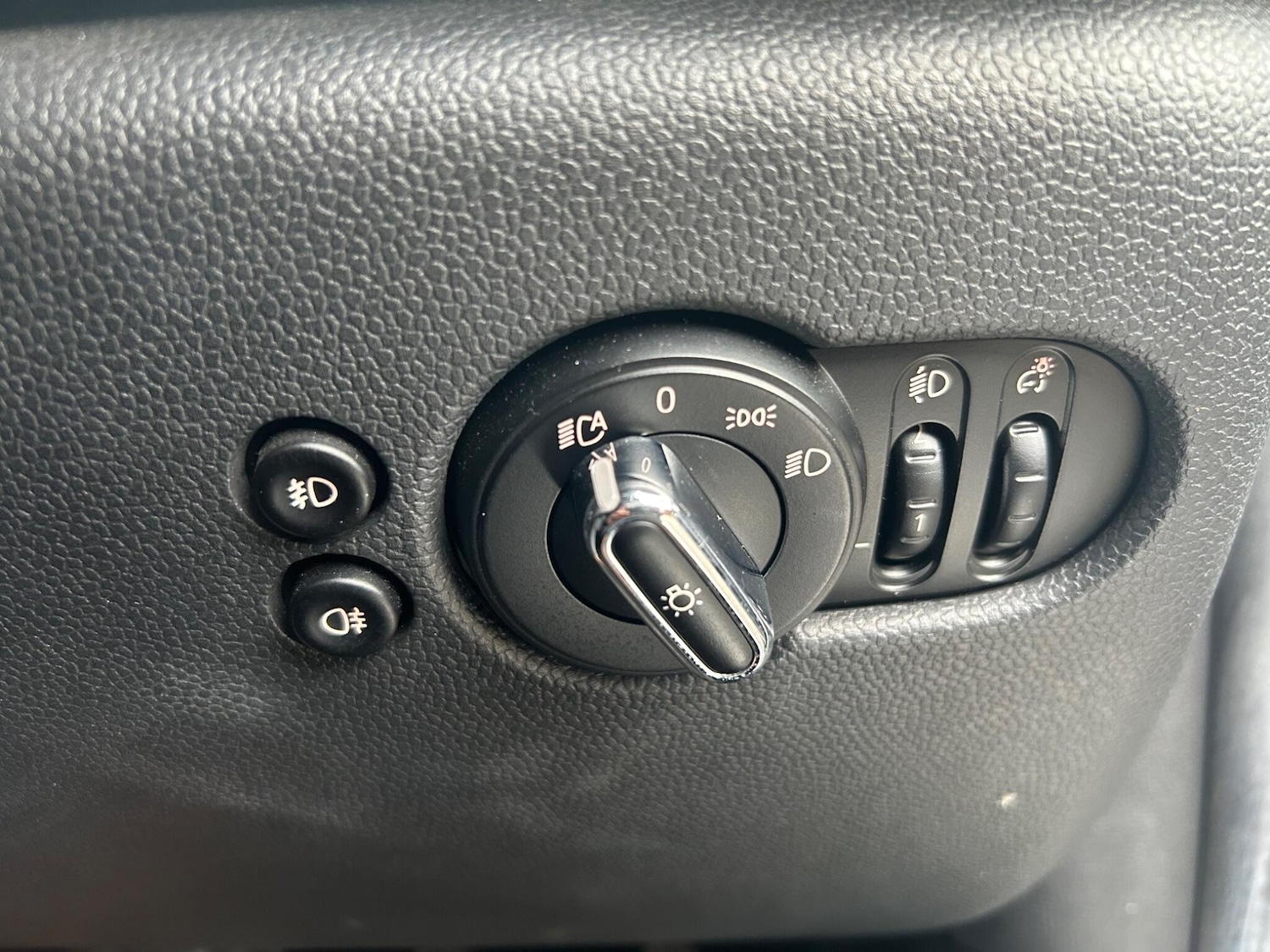 Used MINI Hatch 2015 for sale - 76666666: Photo 32