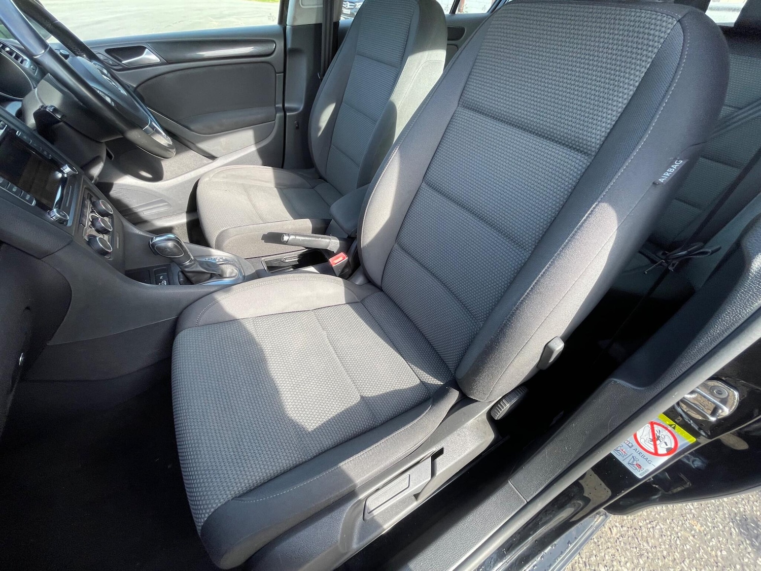 Used Volkswagen Golf 2011 for sale - 76992575: Photo 21