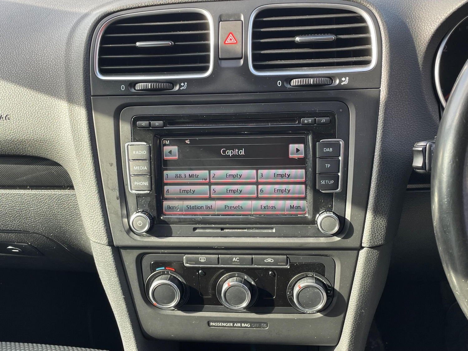 Used Volkswagen Golf 2011 for sale - 76992575: Photo 31