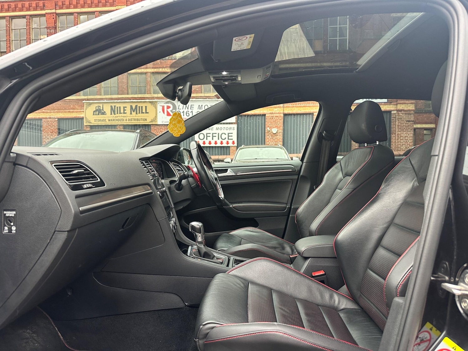 Used Volkswagen Golf 2019 for sale - 77163333: Photo 32