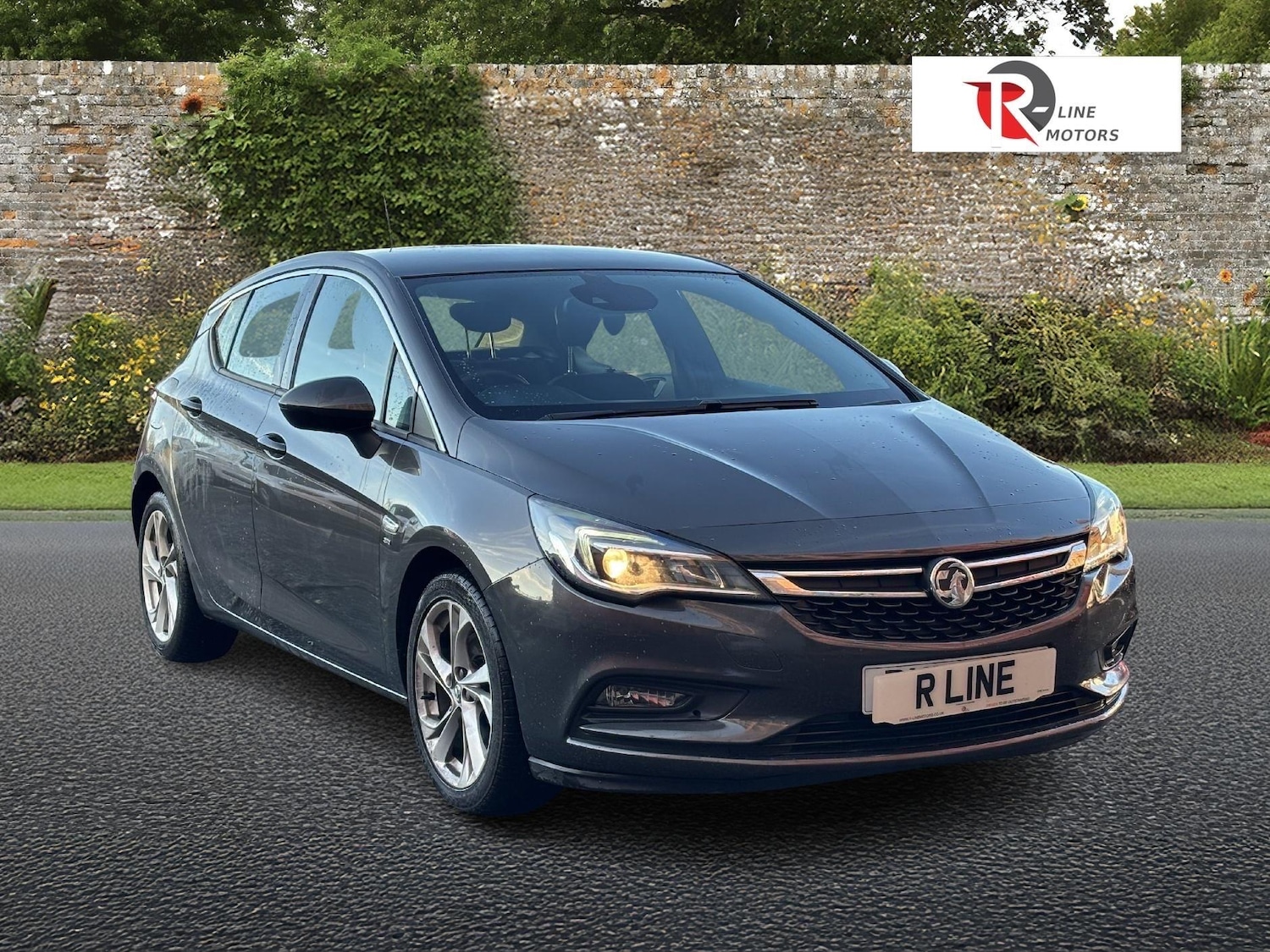 Used Vauxhall Astra 2016 for sale - 76965417: Photo 2
