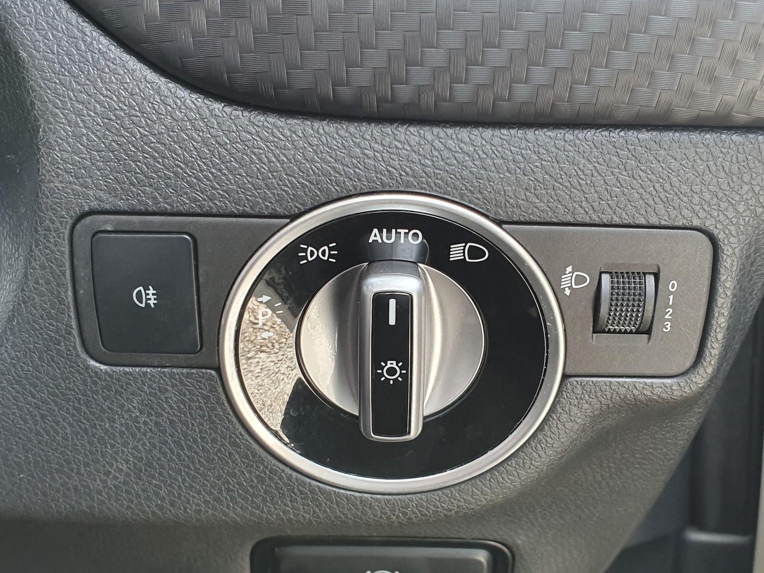 Used Mercedes-Benz A-Class 2016 for sale - 76991287: Photo 34