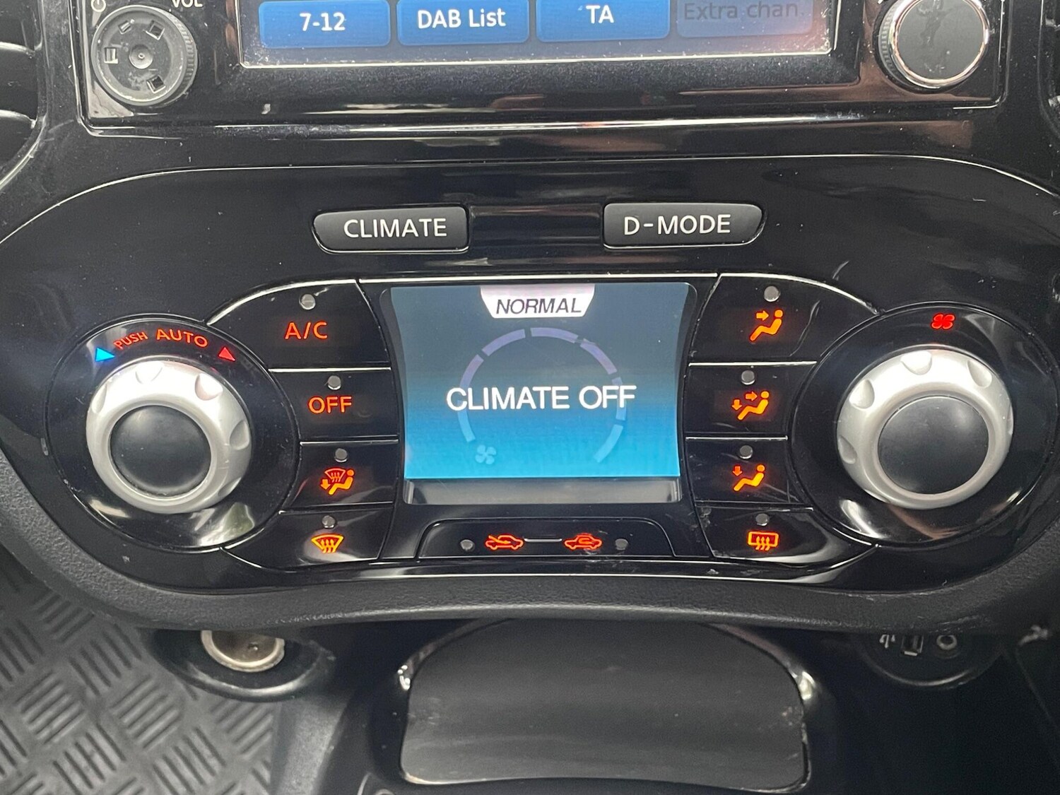 Used Nissan Juke 2015 for sale - 76251381: Photo 40