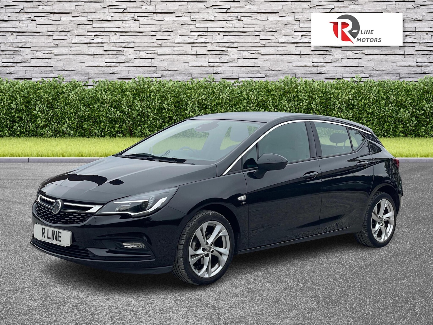 Used Vauxhall Astra 2017 for sale - 76251251: Photo 1