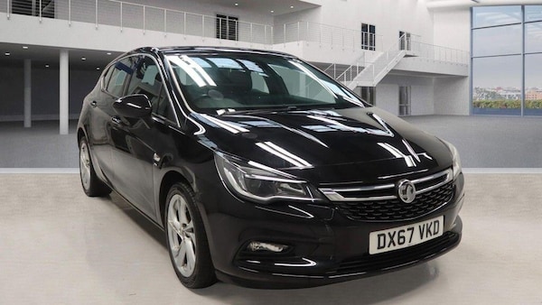 Used Vauxhall Astra 2017 for sale - 76251251: Photo 1