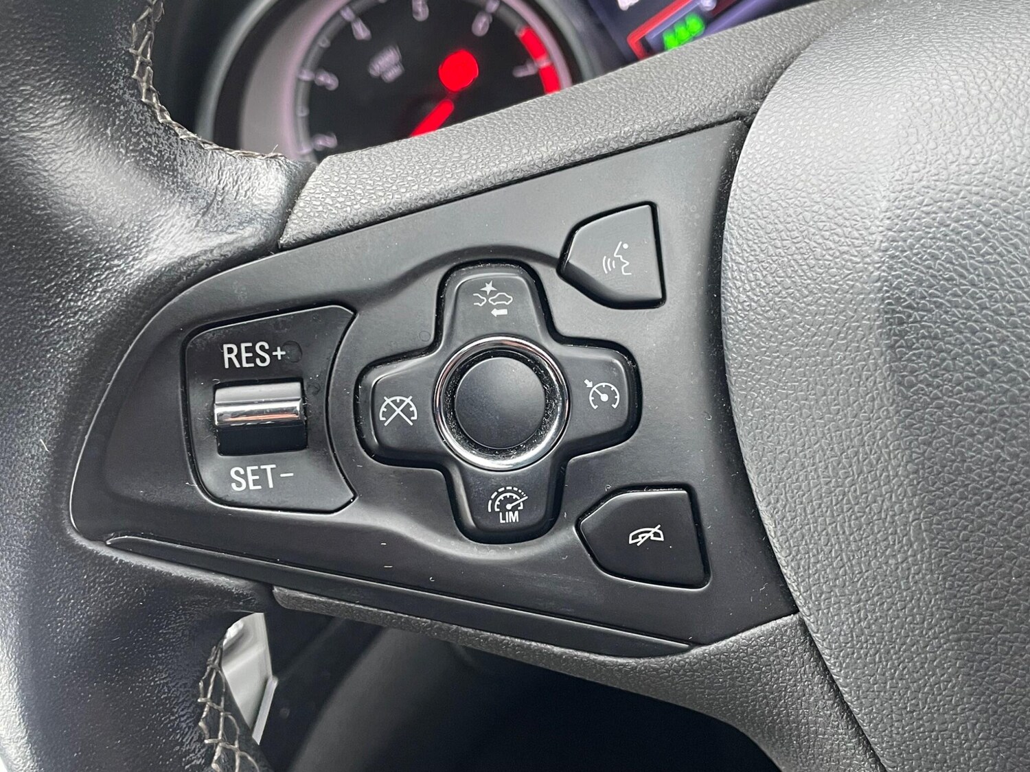 Used Vauxhall Astra 2017 for sale - 76251251: Photo 31