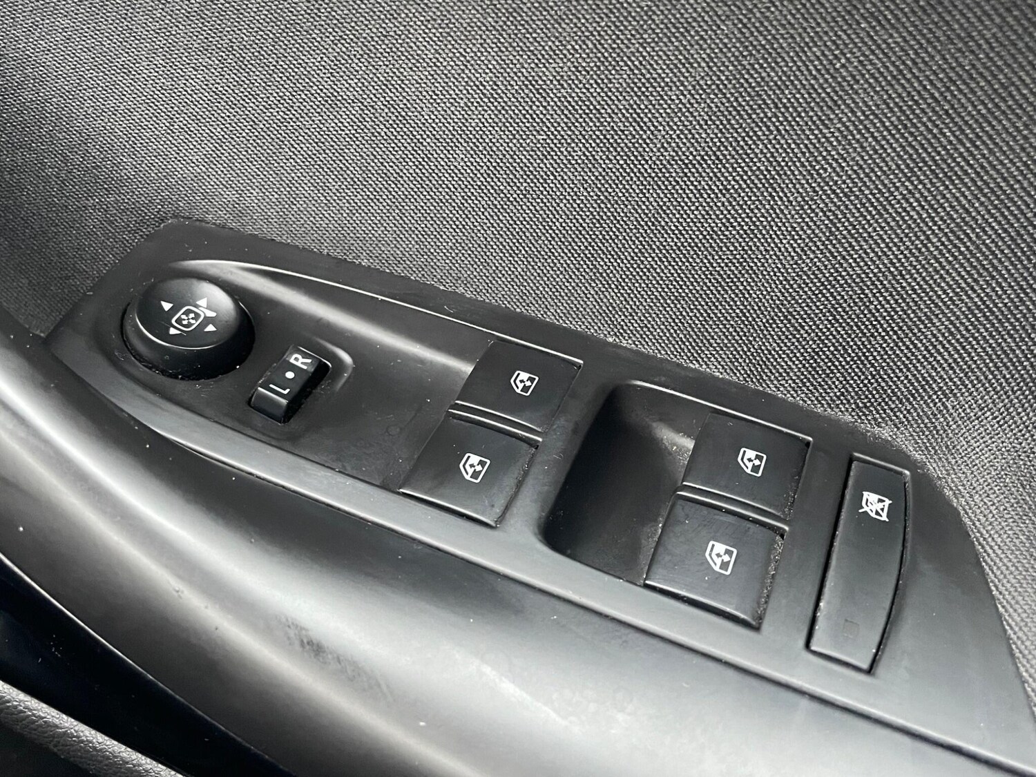 Used Vauxhall Astra 2017 for sale - 76251251: Photo 34