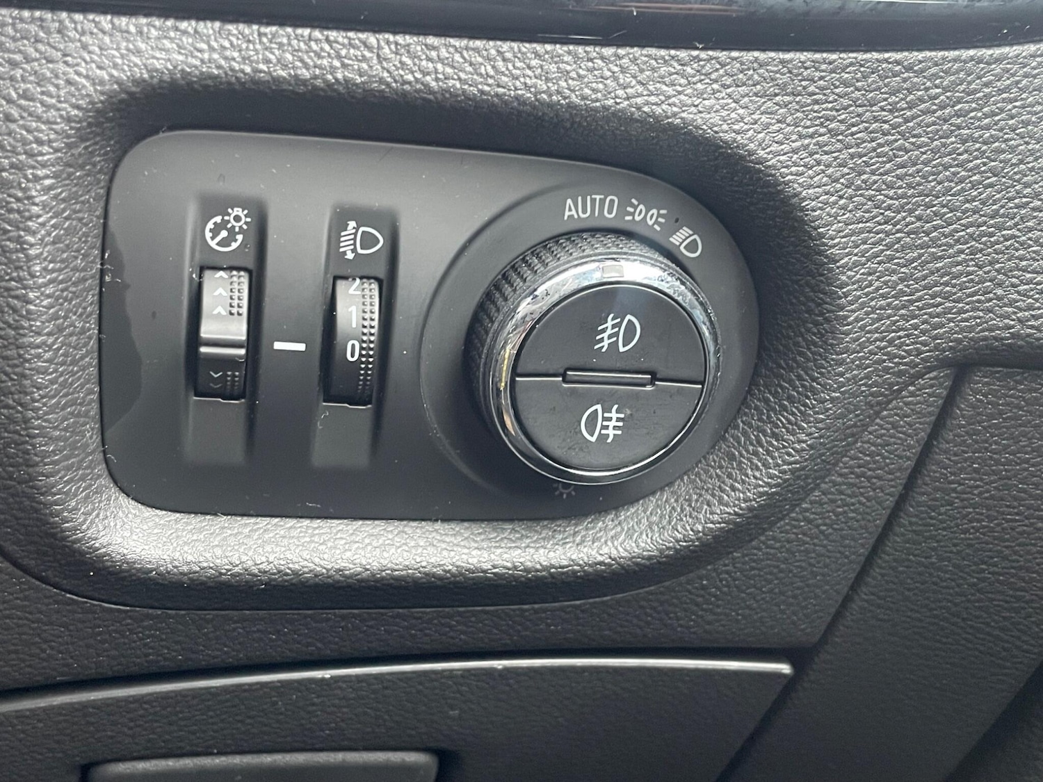 Used Vauxhall Astra 2017 for sale - 76251251: Photo 35