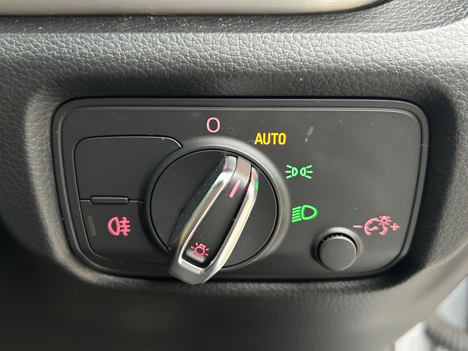 Used Audi S3 2014 for sale - 77242830: Photo 32