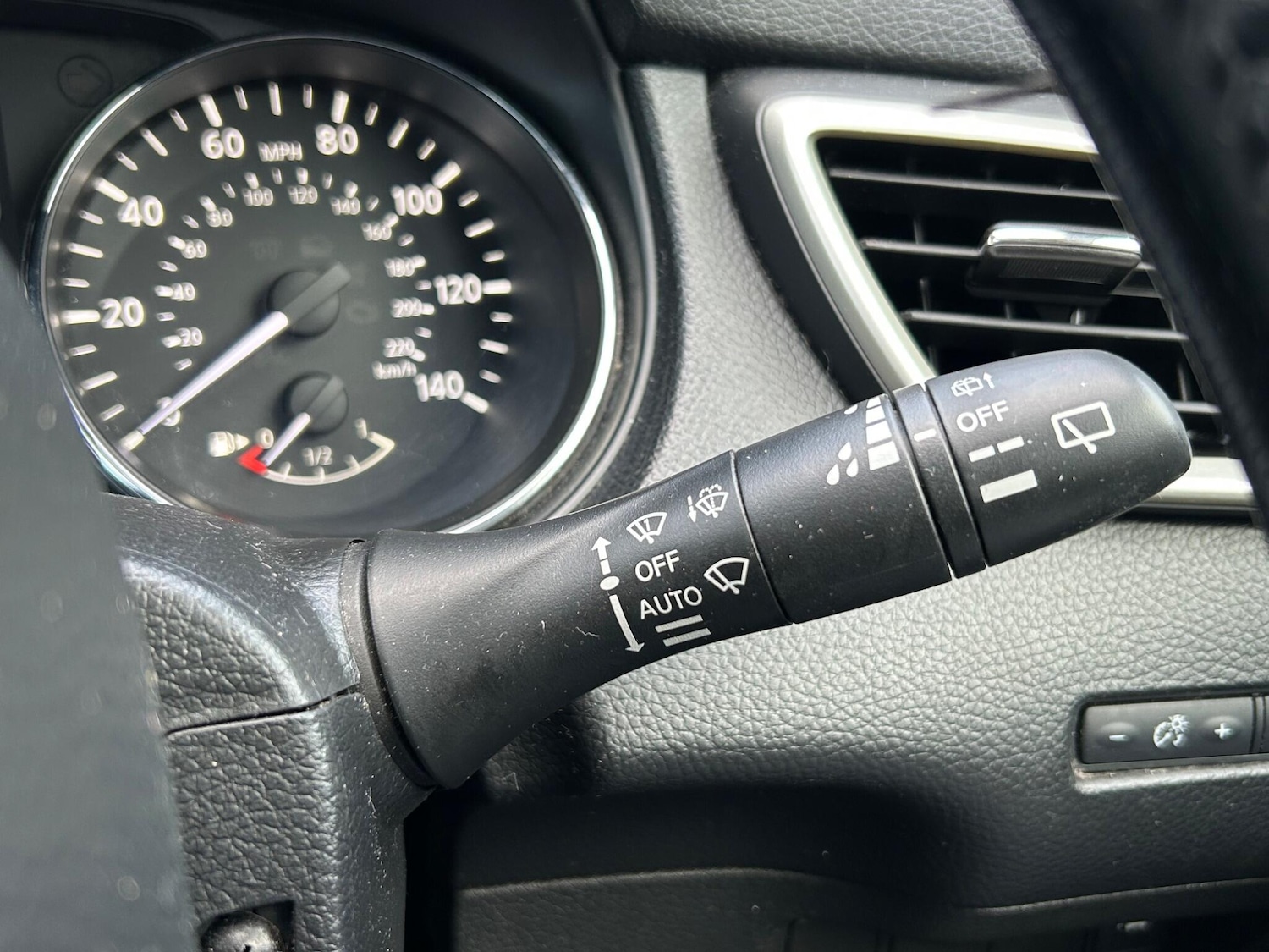 Used Nissan Qashqai 2015 for sale - 76886415: Photo 30