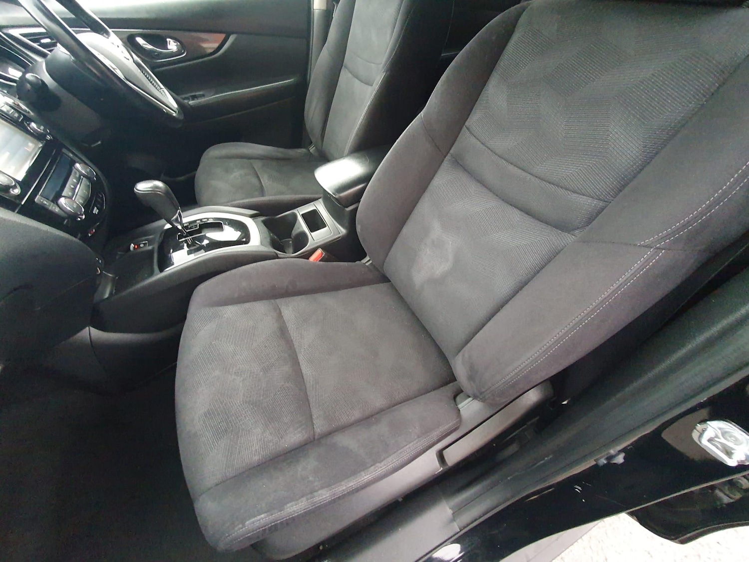 Used Nissan X-Trail 2017 for sale - 76440928: Photo 25