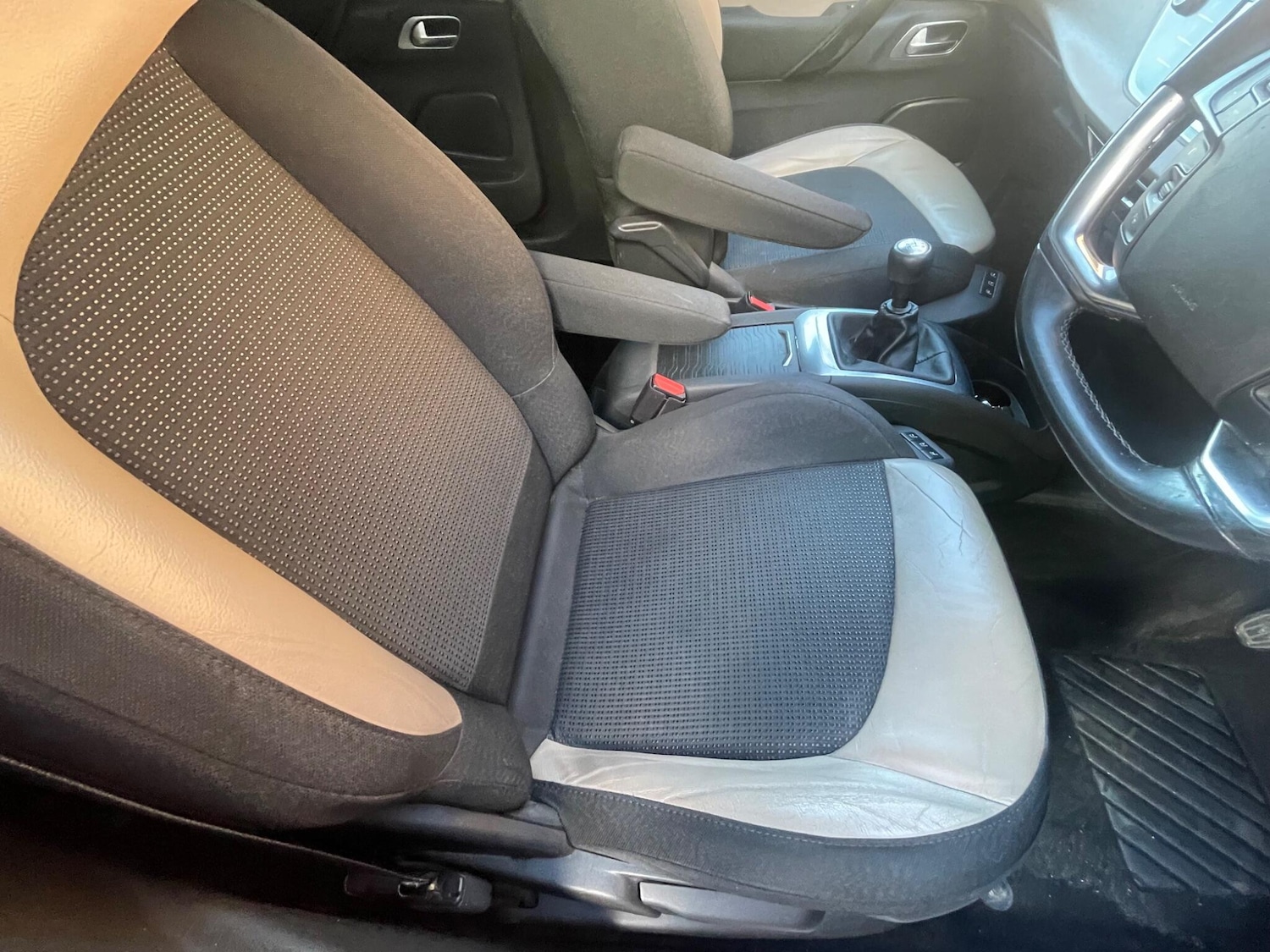 Used Citroen C4 Grand Picasso 2015 for sale - 76377974: Photo 32