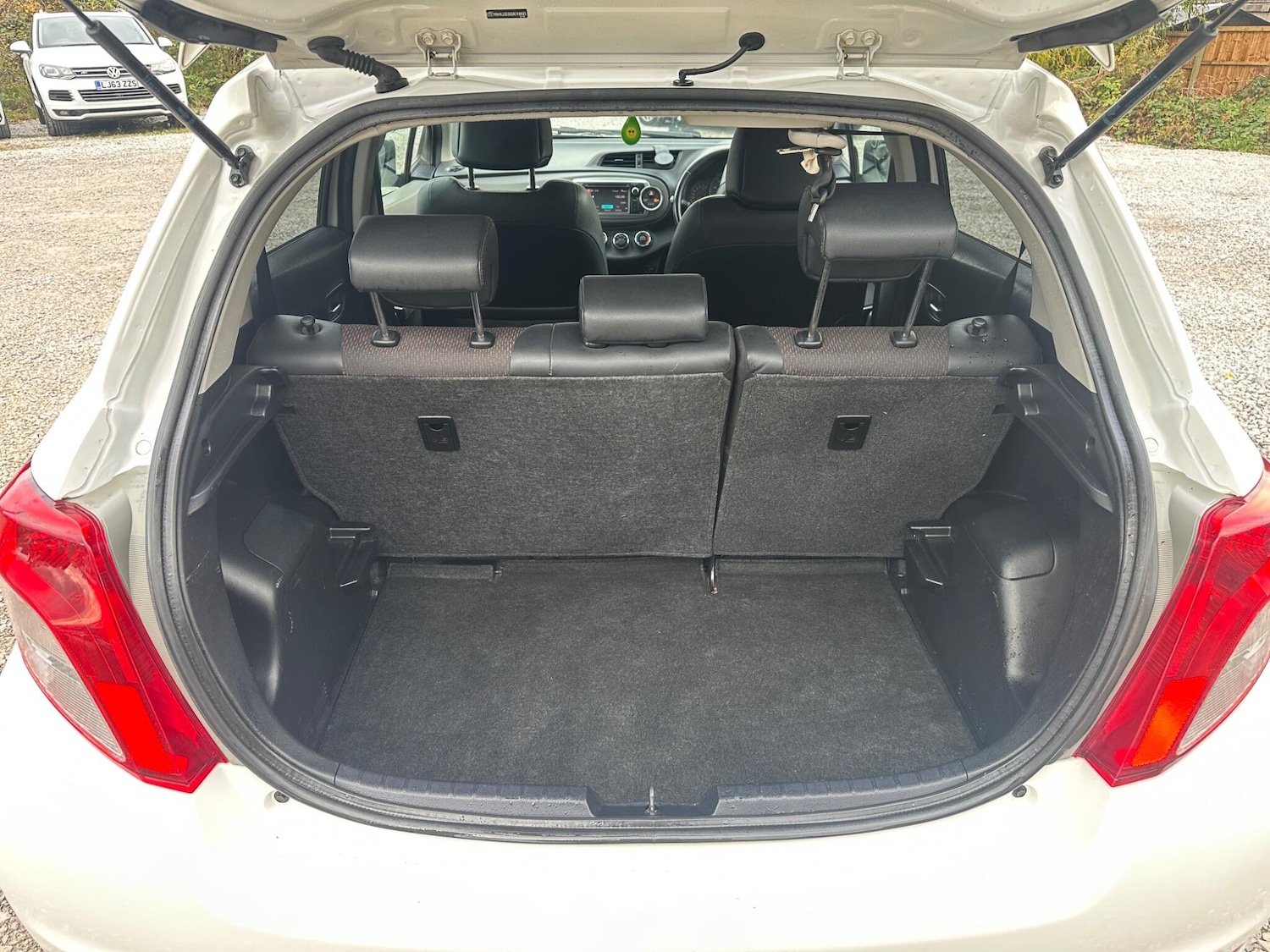 Used Toyota Yaris 2012 for sale - 76336291: Photo 18
