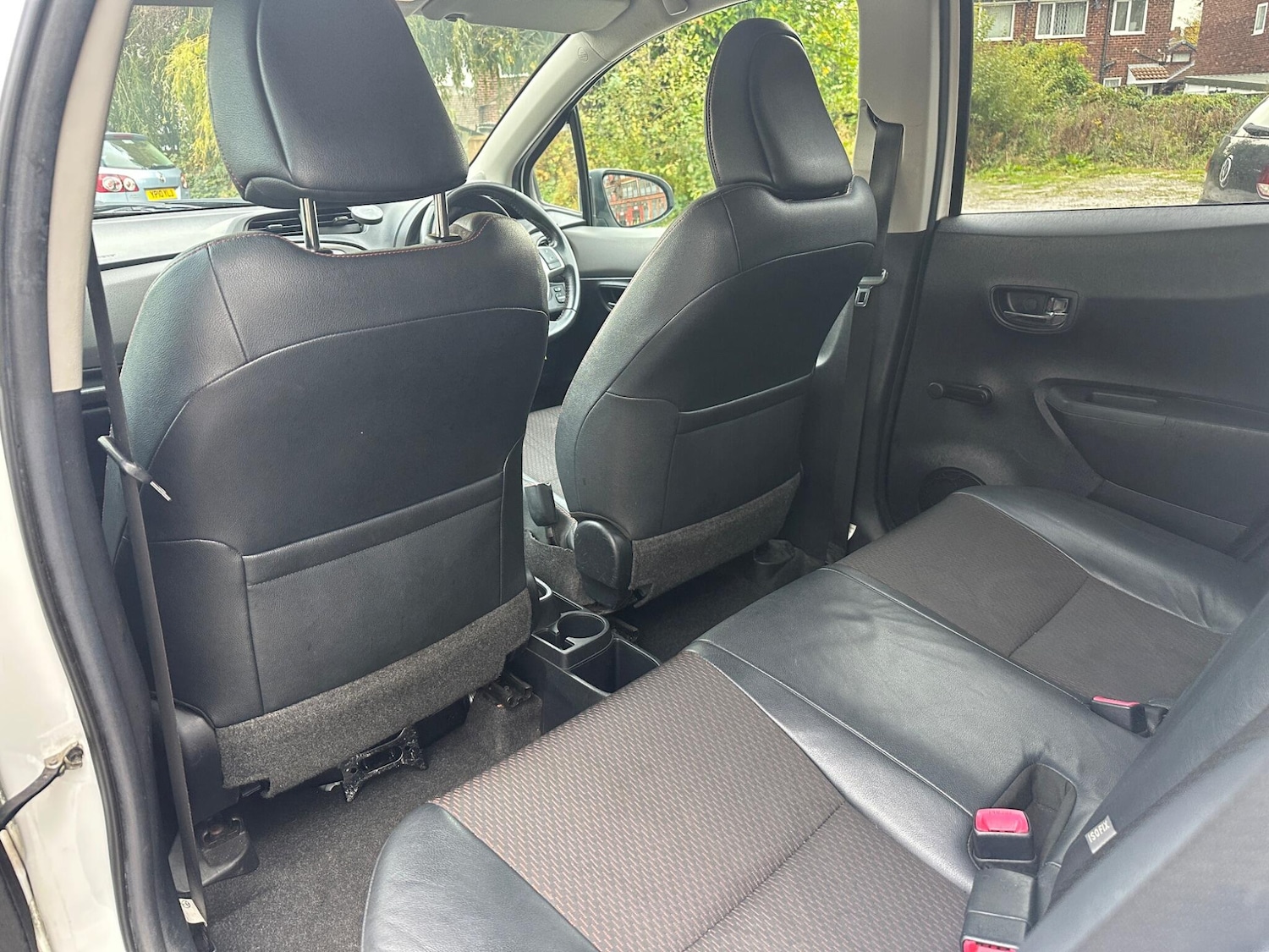 Used Toyota Yaris 2012 for sale - 76336291: Photo 28