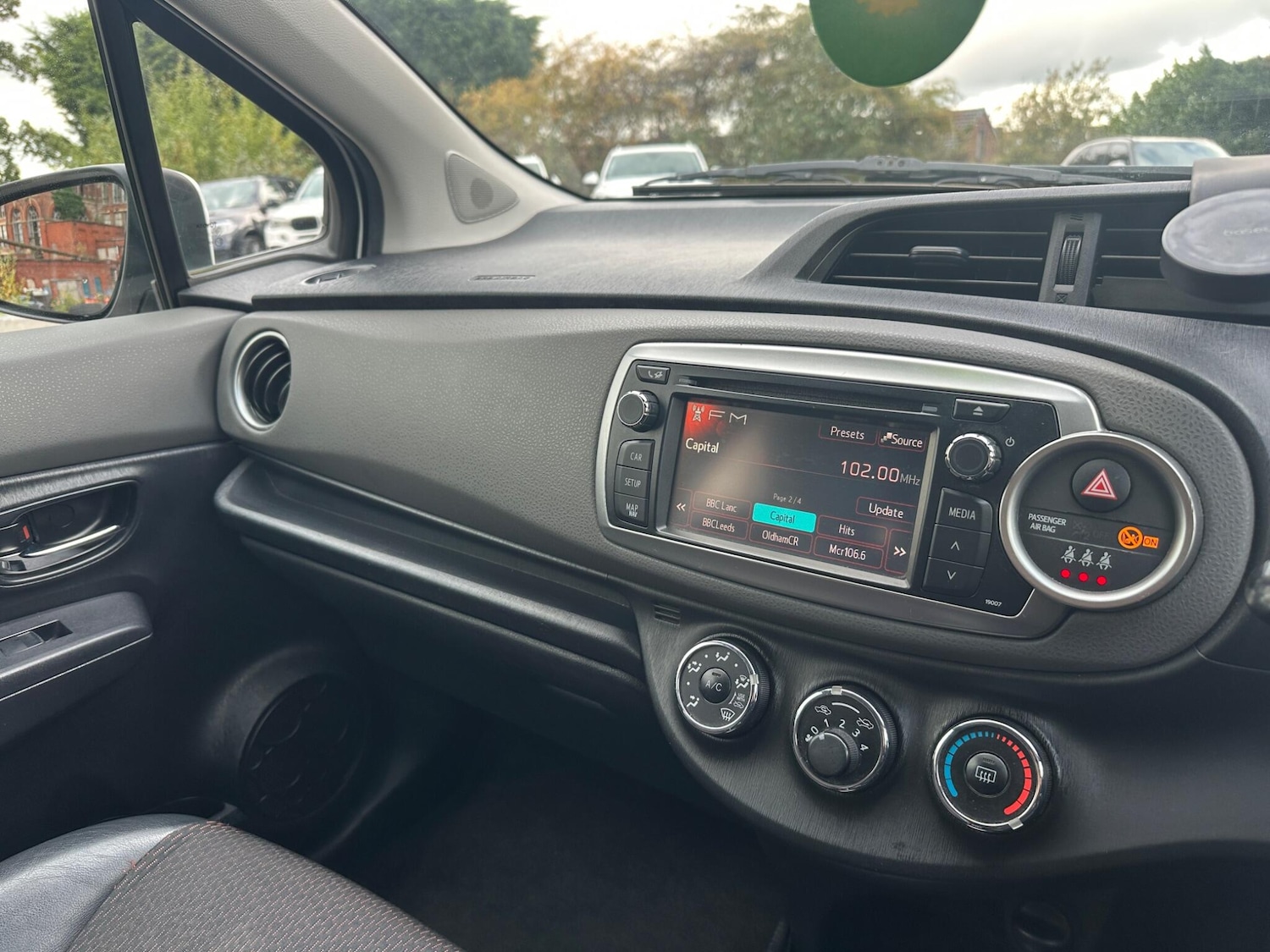 Used Toyota Yaris 2012 for sale - 76336291: Photo 33
