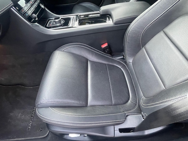 Used Jaguar XE 2018 for sale - 76306750: Photo 17