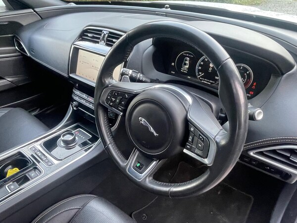 Used Jaguar XE 2018 for sale - 76306750: Photo 22