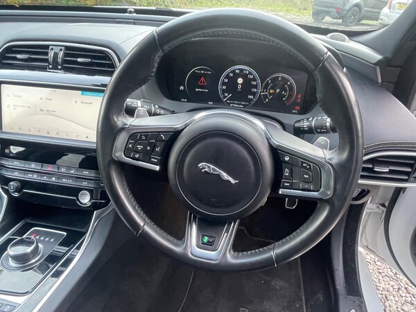 Used Jaguar XE 2018 for sale - 76306750: Photo 30