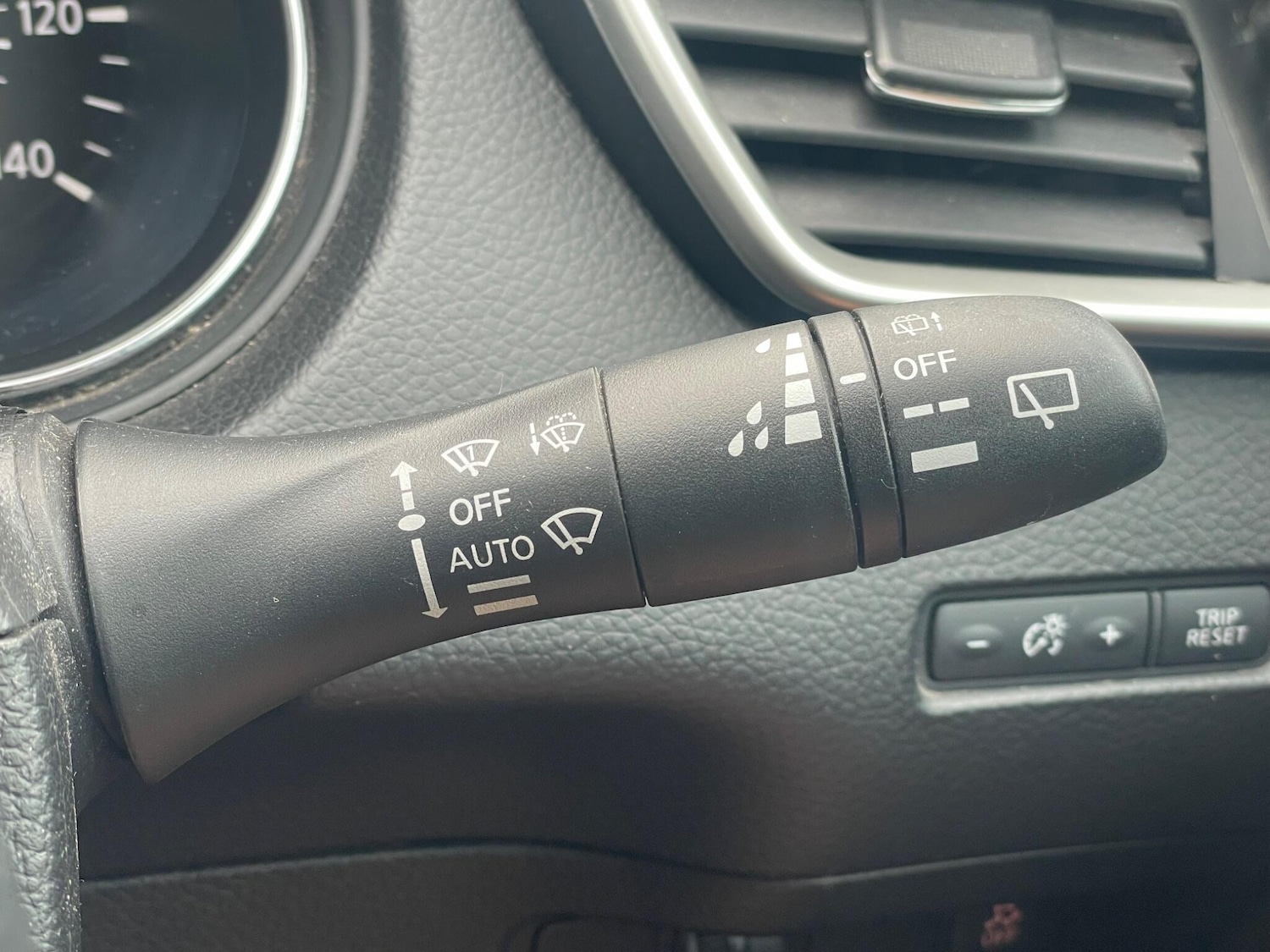 Used Nissan Qashqai 2014 for sale - 76825057: Photo 40