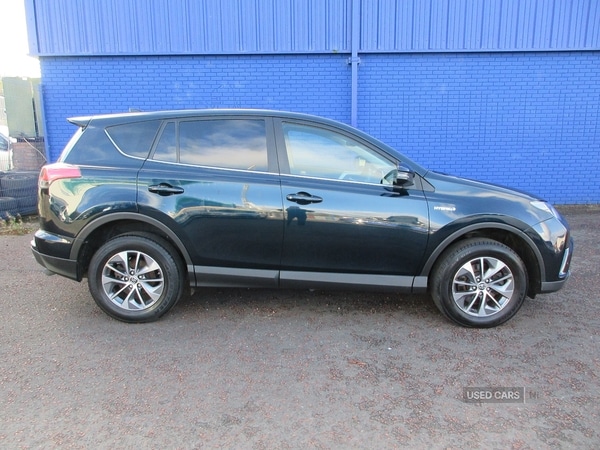 Used Toyota RAV4 2017 for sale - 76378136: Photo 2