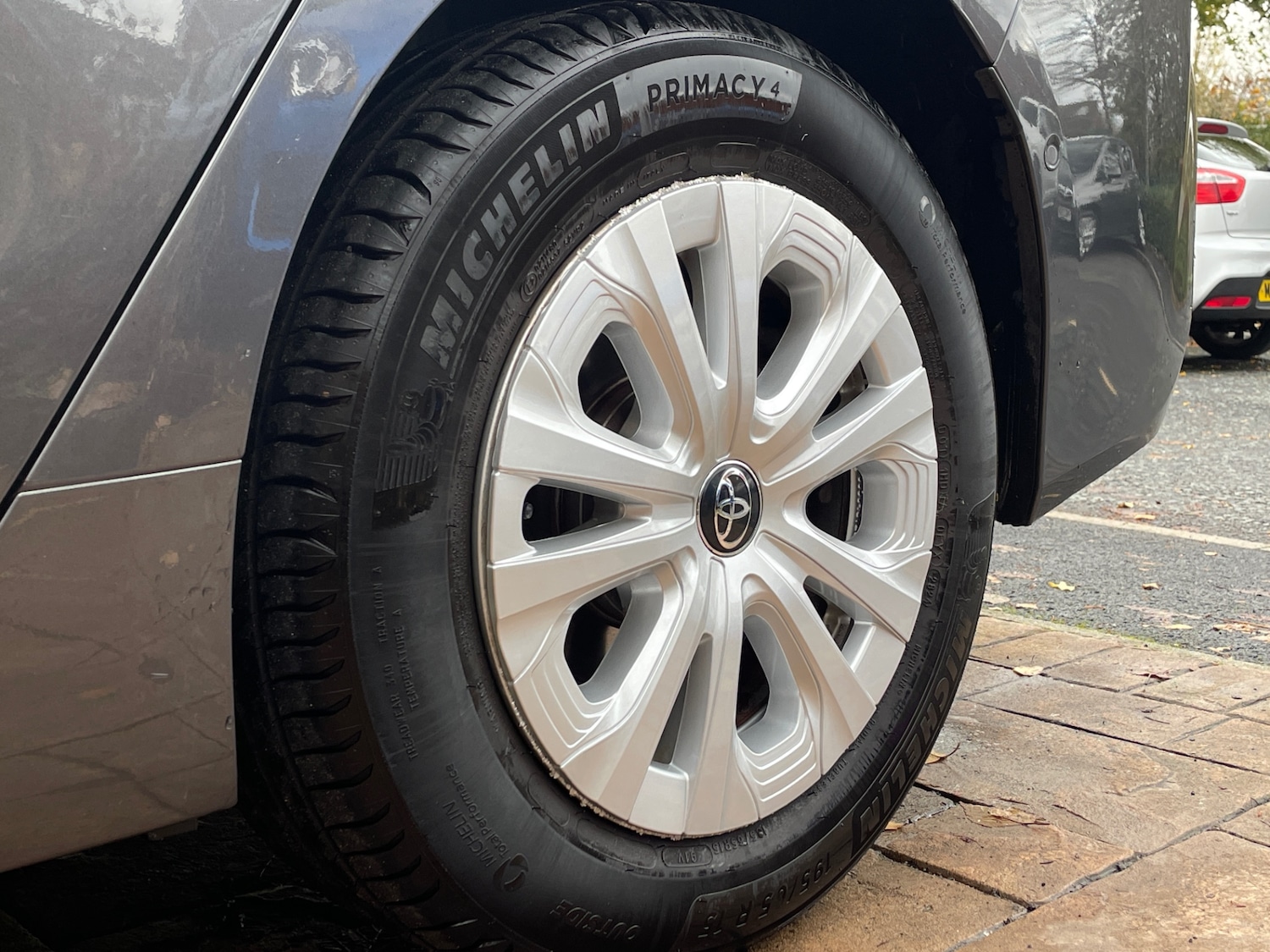 Used Toyota Prius 2019 for sale - 76571316: Photo 7