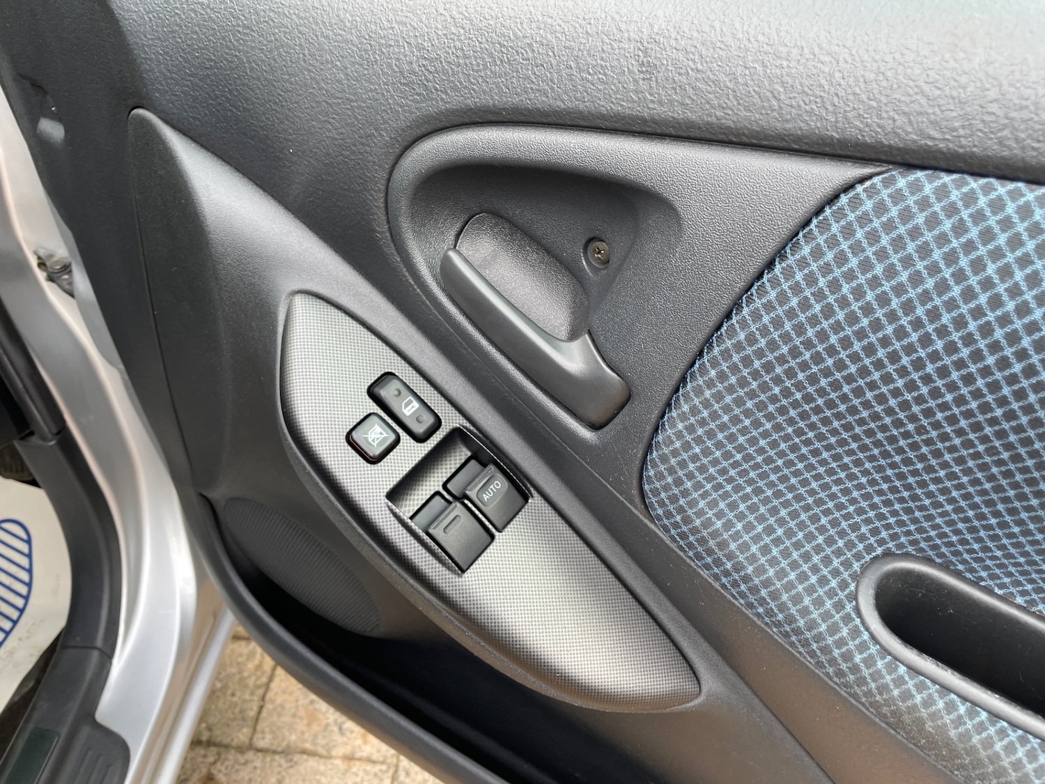Used Toyota Yaris 2005 for sale - 76287150: Photo 14