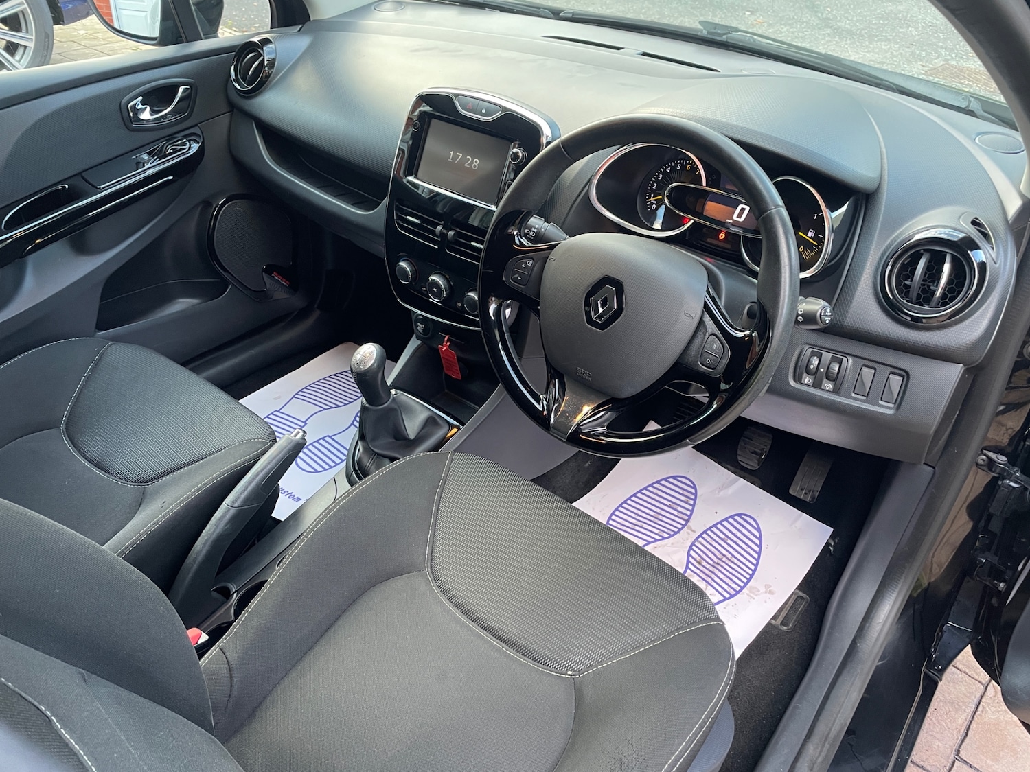 Used Renault Clio 2013 for sale - 76020143: Photo 6