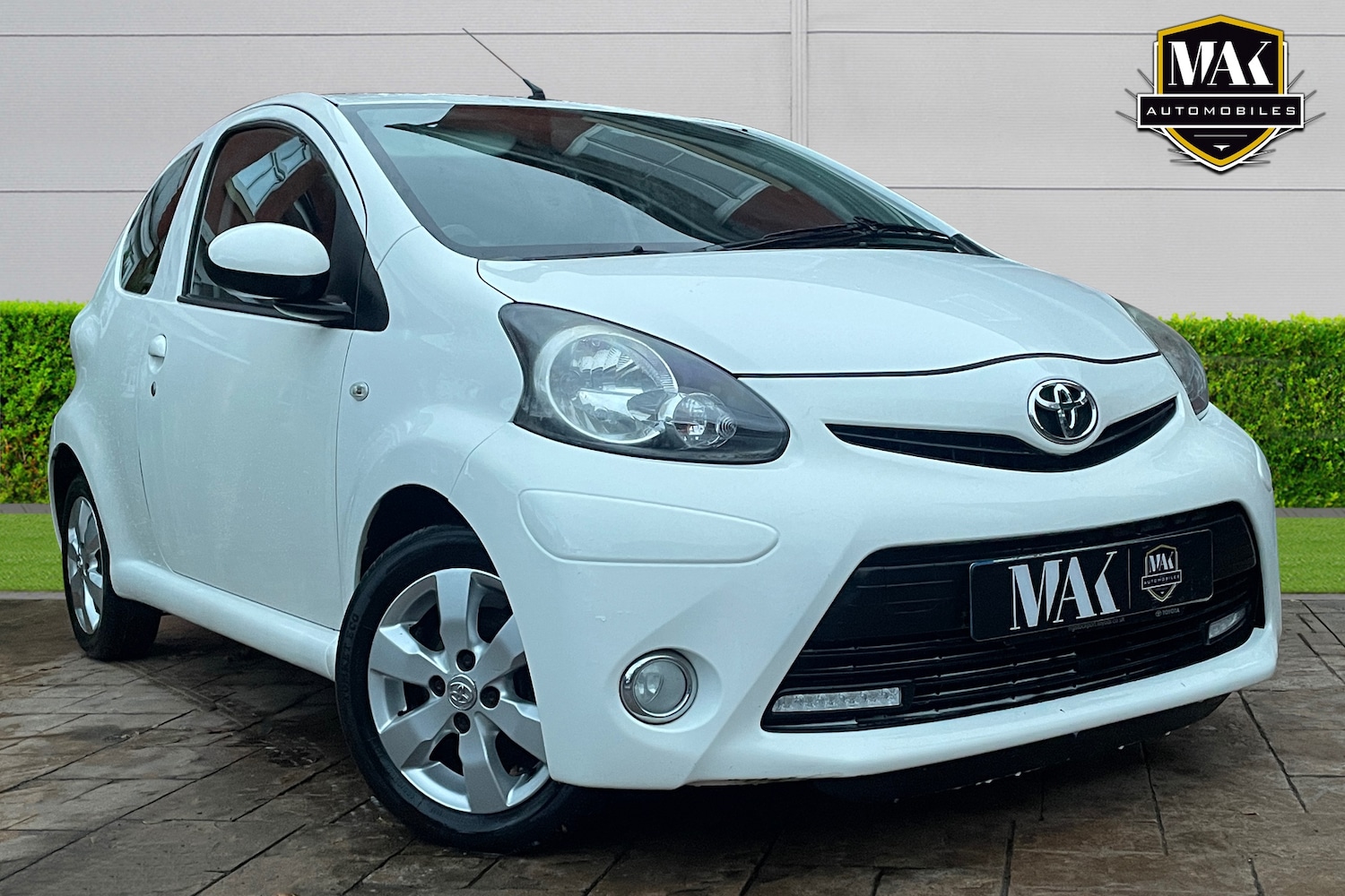Used Toyota AYGO 2013 for sale - 76471120: Photo 2