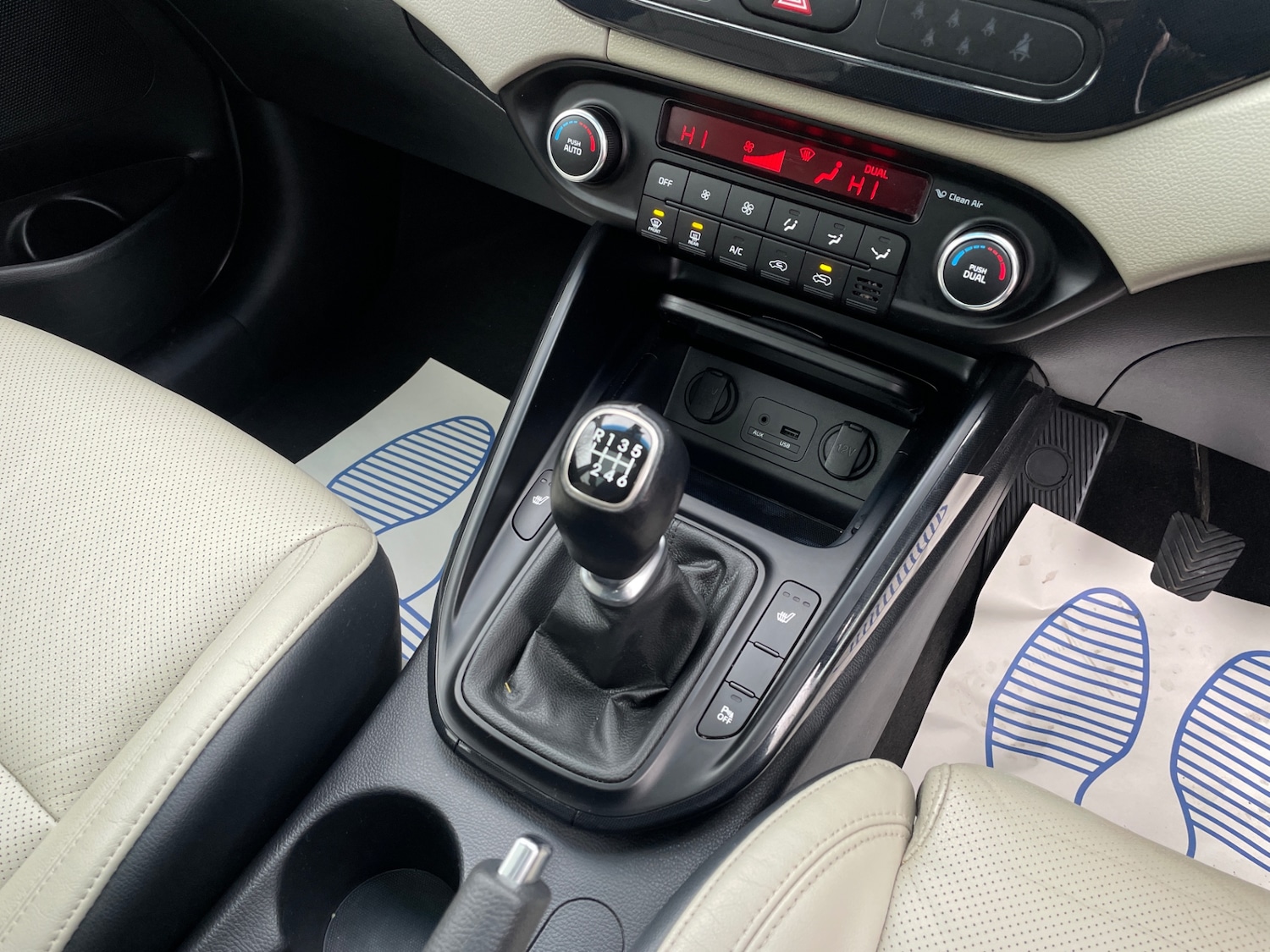 Used Kia Carens 2014 for sale - 77637343: Photo 11