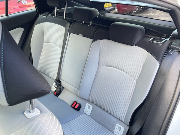 Used Toyota Prius 2021 for sale - 76348165: Photo 16