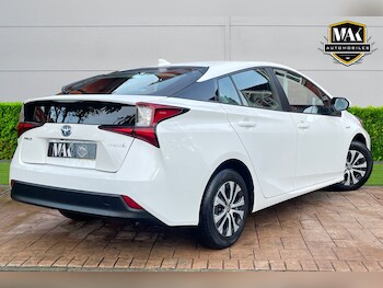 Used Toyota Prius 2021 for sale - 76348165: Photo
