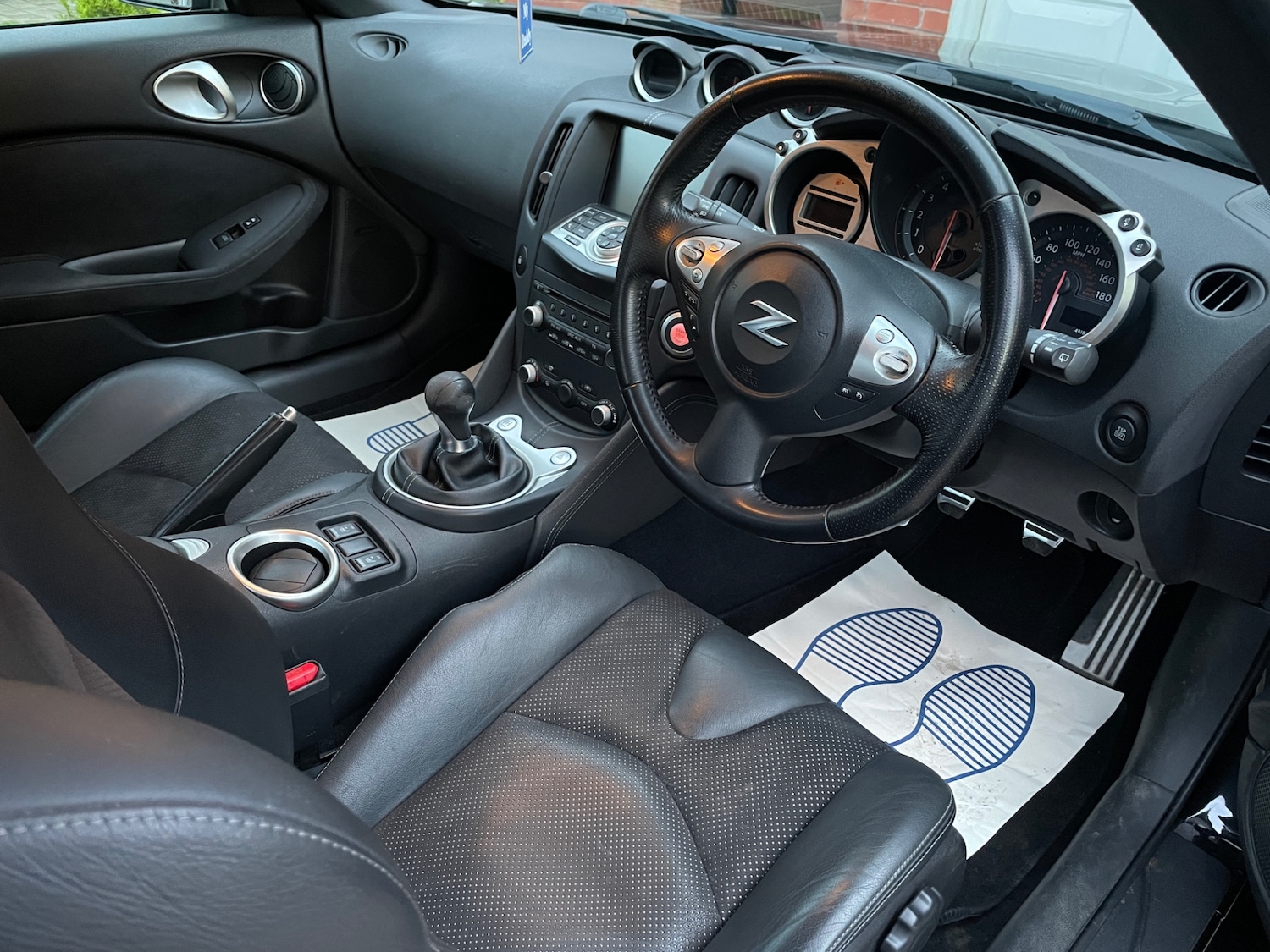 Used Nissan 370 Z 2011 for sale - 77881442: Photo 8