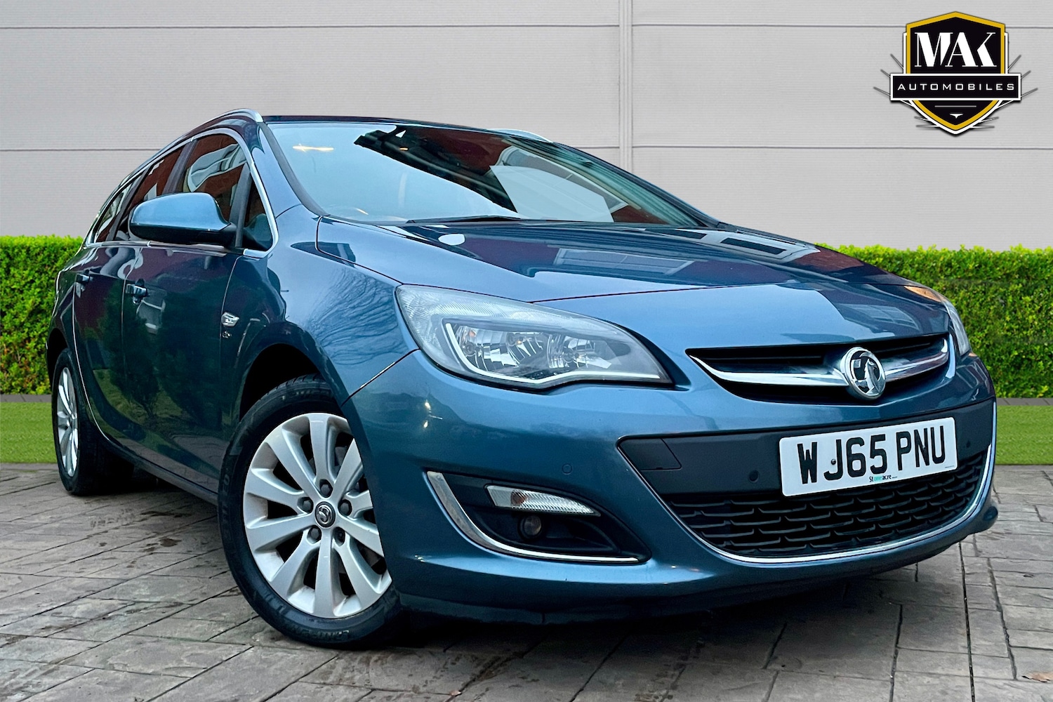Used Vauxhall Astra 2015 for sale - 77094496: Photo 2