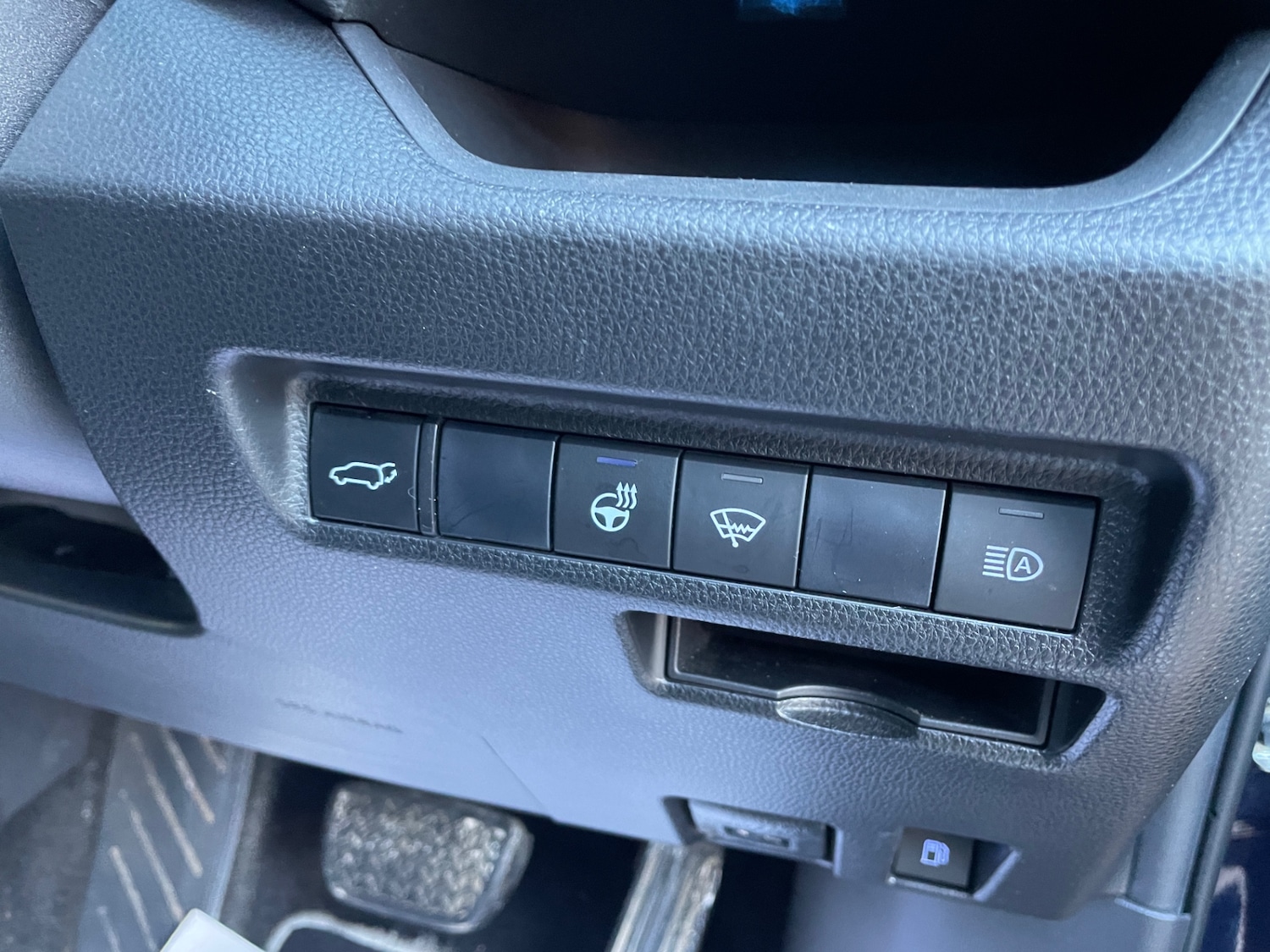 Used Toyota RAV4 2021 for sale - 76807327: Photo 24